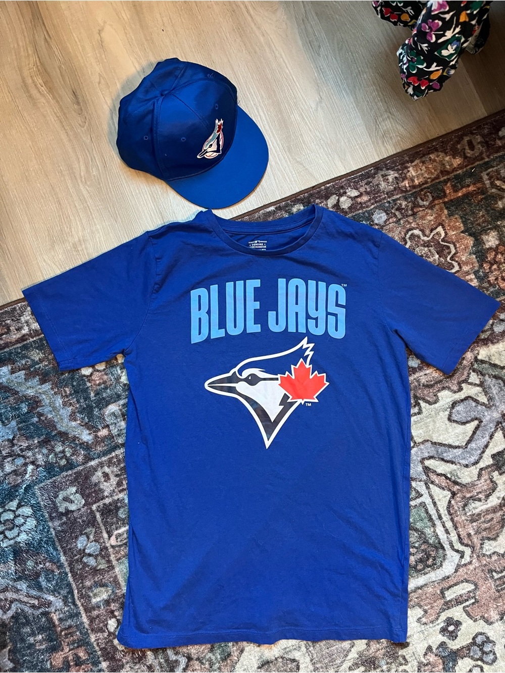 Kids Genuine Blue Jays T shirt and Baseball Cap Size XL 14/16